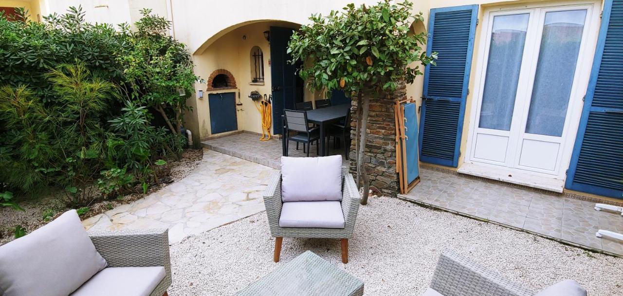 Pleasant T3 with Garden: Centrally Located Near Beaches Cavalaire-sur-Mer Exterior photo