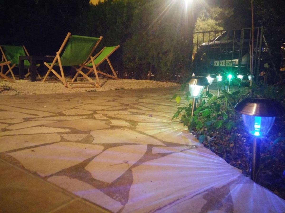 Pleasant T3 with Garden: Centrally Located Near Beaches Cavalaire-sur-Mer Exterior photo