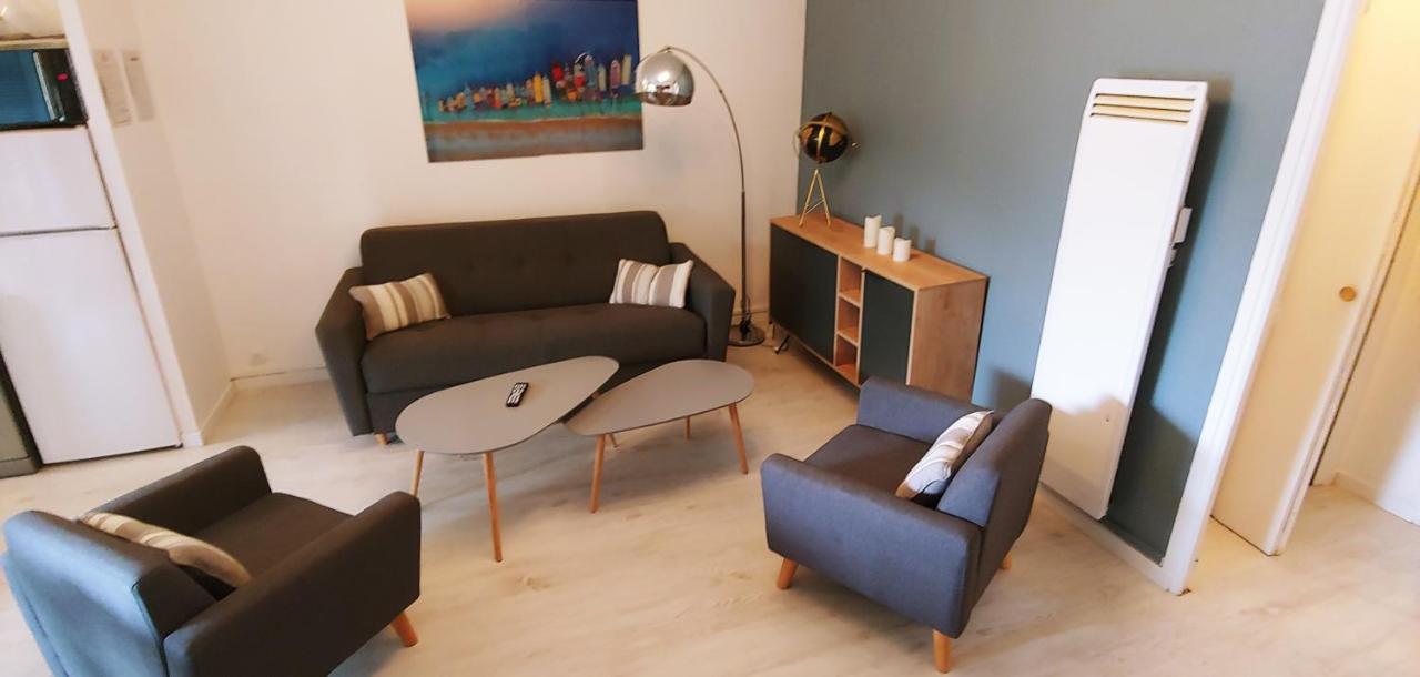 Pleasant T3 with Garden: Centrally Located Near Beaches Cavalaire-sur-Mer Exterior photo